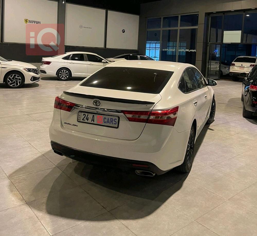 تويوتا أفالون